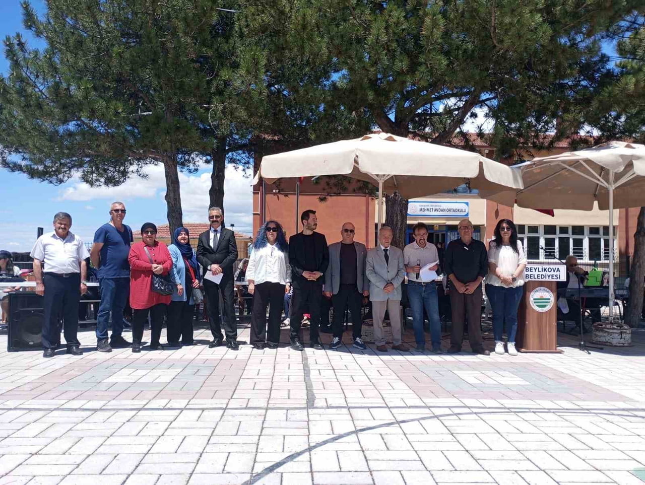 ESKİŞEHİR'DE BEYLİKOVA AVDAN OKULU MEZUNLARI, 'PİLAV GÜNÜ'NDE BİR ARAYA GELEREK KEYİFLİ VAKİT...