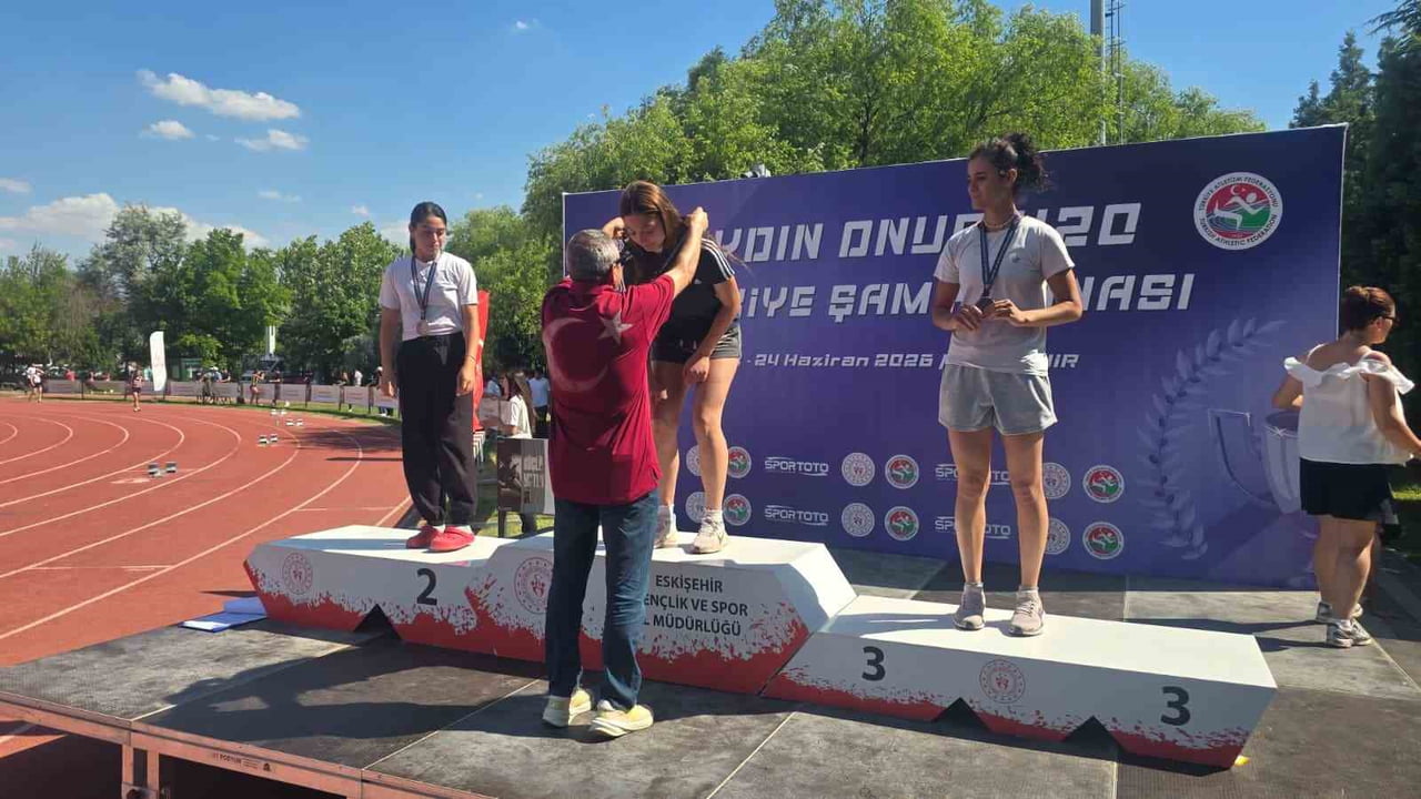 ESKİŞEHİR'DE DÜZENLENEN ŞAMPİYONADA PİSTE ÇIKAN AYDINLI TUANA AKGÜN, HEPTATLON BRANŞINDA TÜRKİYE...