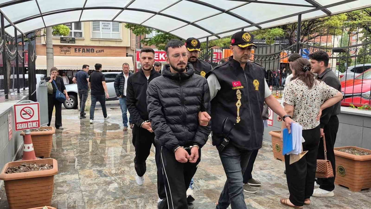 ESKİŞEHİR'DE KIZ ARKADAŞ MESELESİ NEDENİYLE ÇIKTIĞI ÖNE SÜRÜLEN VE BİR KİŞİNİN SİLAHLA BACAĞINDAN...