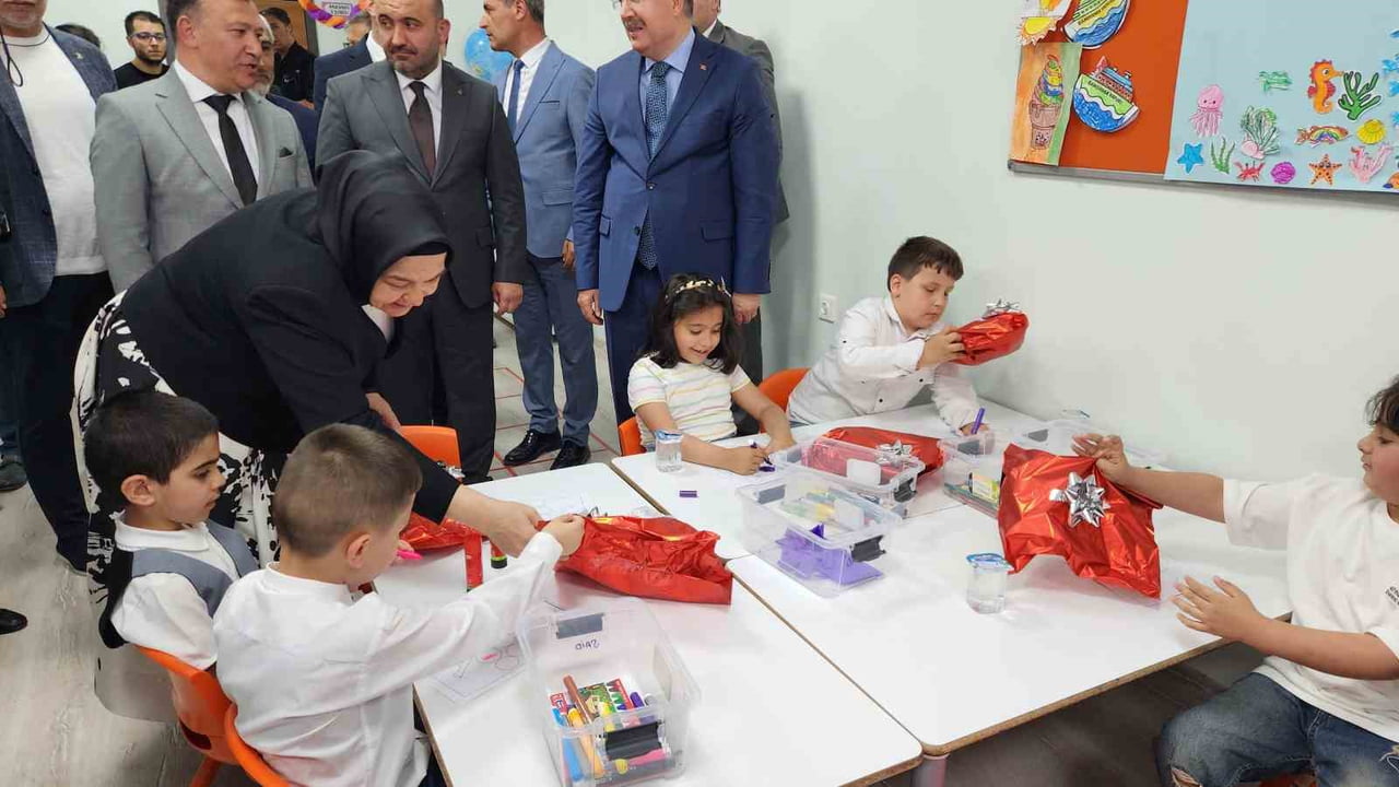 ESKİŞEHİR'DE, MİLLİ EĞİTİM BAKANLIĞININ TEMEL EĞİTİM YATIRIM PROGRAMI KAPSAMINDA YIK-YAP PROJESİ...