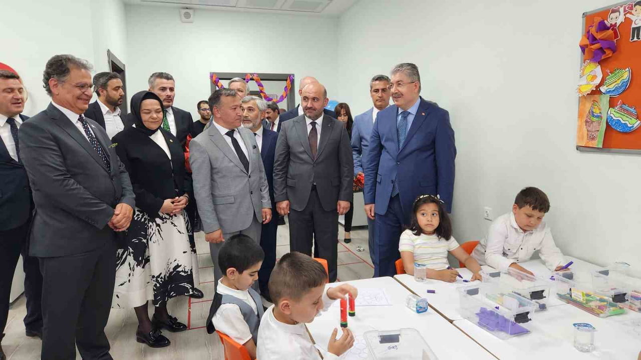 ESKİŞEHİR'DE, MİLLİ EĞİTİM BAKANLIĞININ TEMEL EĞİTİM YATIRIM PROGRAMI KAPSAMINDA YIK-YAP PROJESİ...