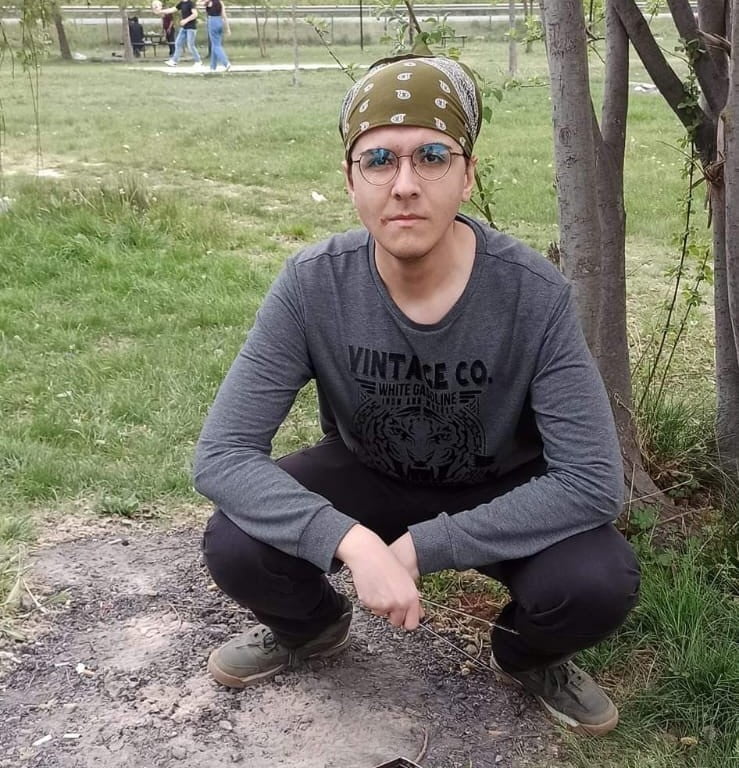 ESKİŞEHİR'DE NEO-NAZİ SEMBOLÜNÜN BULUNDUĞU EKİPMANLAR KUŞANIP BİR ÇAY BAHÇESİNDE 5 KİŞİYİ...
