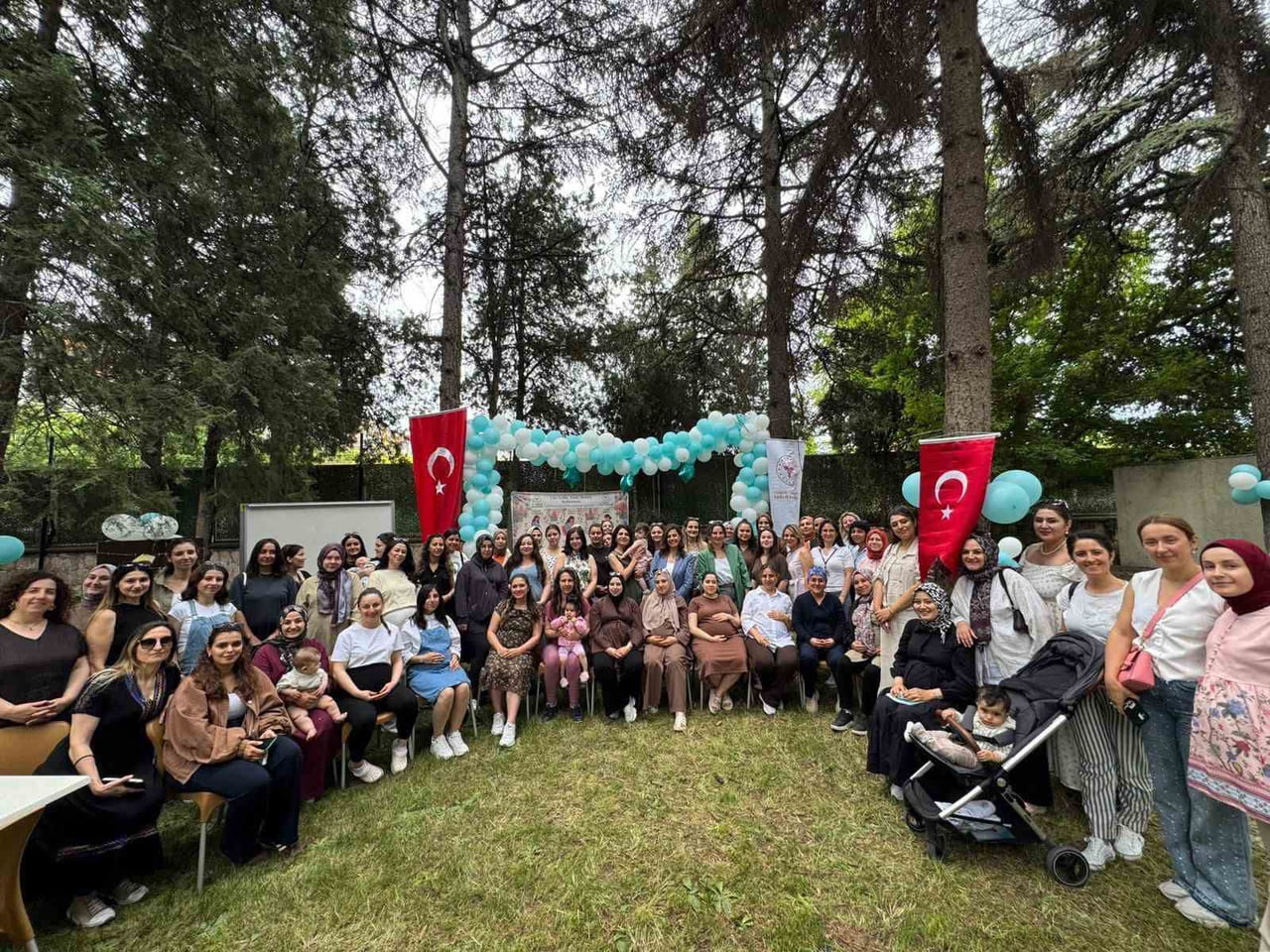 ESKİŞEHİR'DE NORMAL DOĞUMUN ÖNEMİNİ VURGULAMAK AMACIYLA 'EBE-GEBE-ANNE-BEBEK BULUŞMASI...