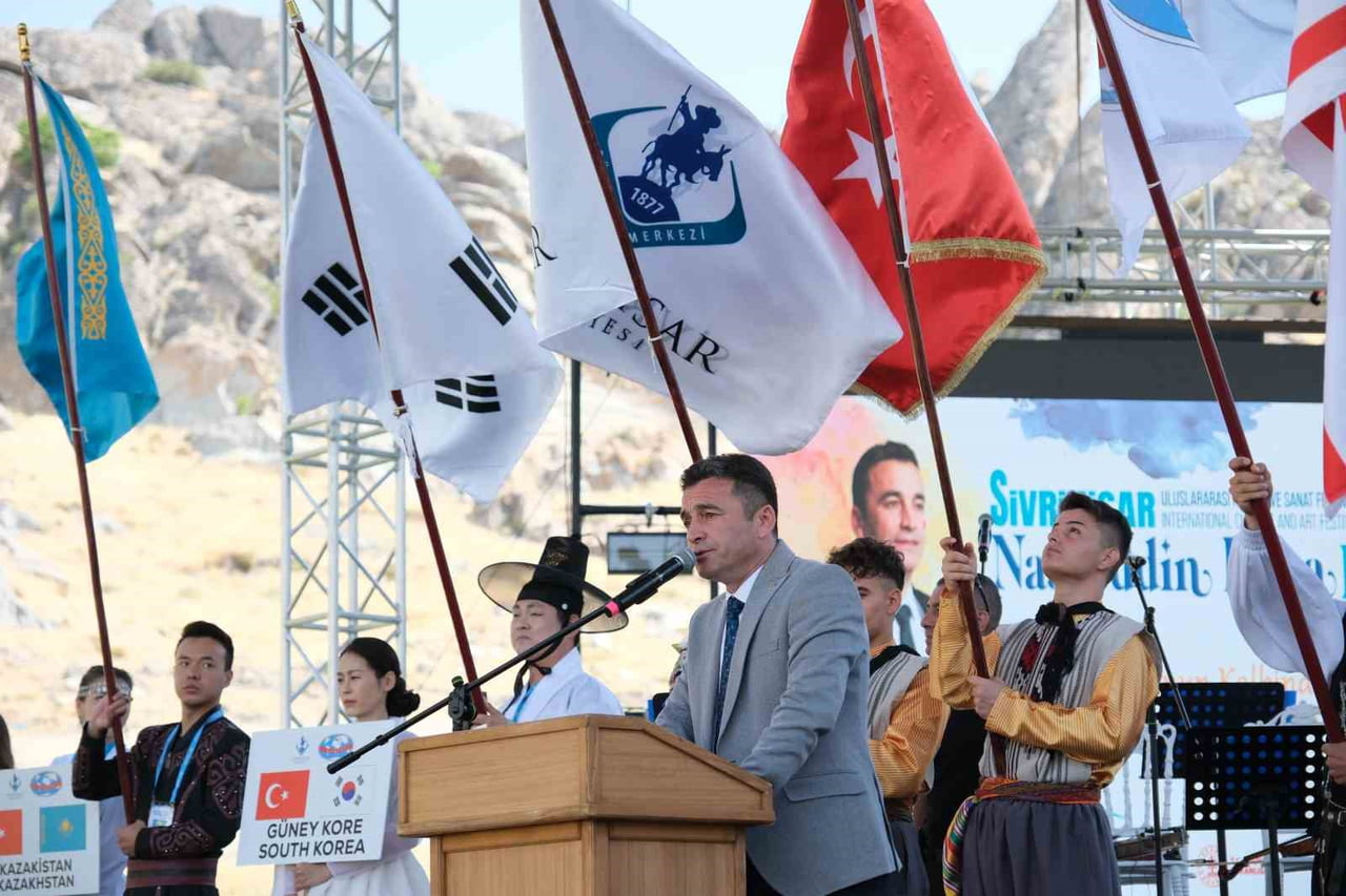 ESKİŞEHİR'DE SİVRİHİSAR BELEDİYESİ TARAFINDAN DÜZENLENEN ULUSLARARASI NASREDDİN HOCA KÜLTÜR VE...
