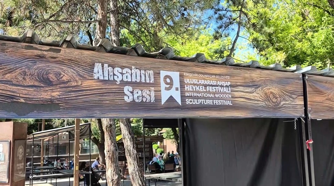 ESKİŞEHİR'İN TARİHİ ODUNPAZARI EVLERİ BÖLGESİNDE DÜZENLENEN 9. ULUSLARARASI AHŞAP HEYKEL...