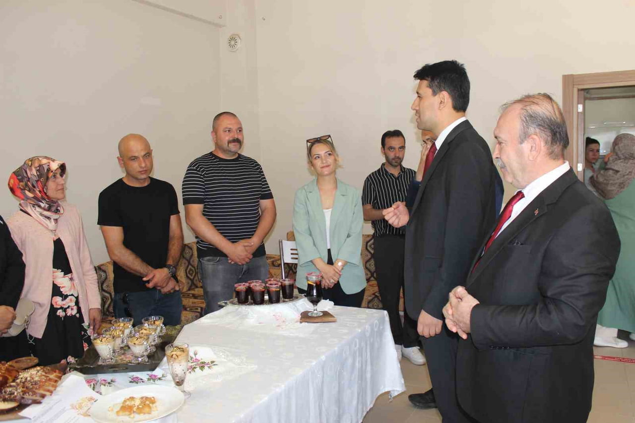 ESKİŞEHİR BEYLİKOVA ŞEHİT NEŞET GÖK HALK EĞİTİM MERKEZİ’NDE EĞİTİME GİREN 19 KURSİYER BELGELERİNİ...