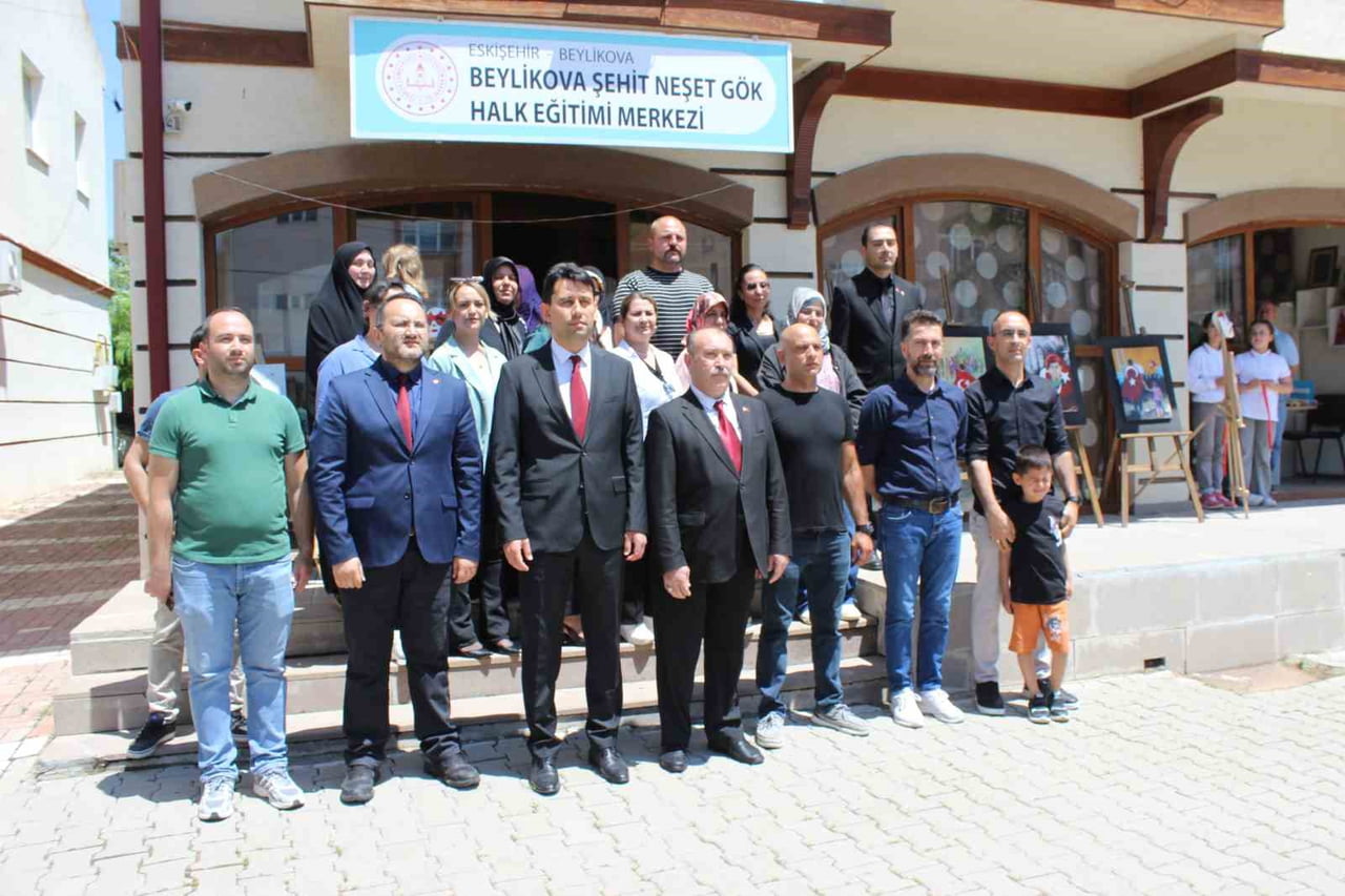 ESKİŞEHİR BEYLİKOVA ŞEHİT NEŞET GÖK HALK EĞİTİM MERKEZİ’NDE EĞİTİME GİREN 19 KURSİYER BELGELERİNİ...