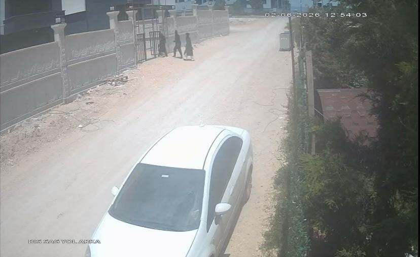 ESKİŞEHİR’DE 3 EVDEN FARKLI TARİHLERDE 1 MİLYON 20 BİN TL DEĞERİNDE PARA, ALTIN VE ZİYNET EŞYASI...