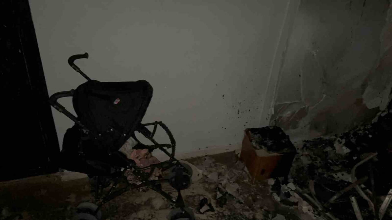 ESKİŞEHİR’DE APARTMAN GİRİŞİNDE ÇIKAN YANGININ DUMANINDAN ETKİLENEN BİNA SAKİNLERİ İTFAİYE...