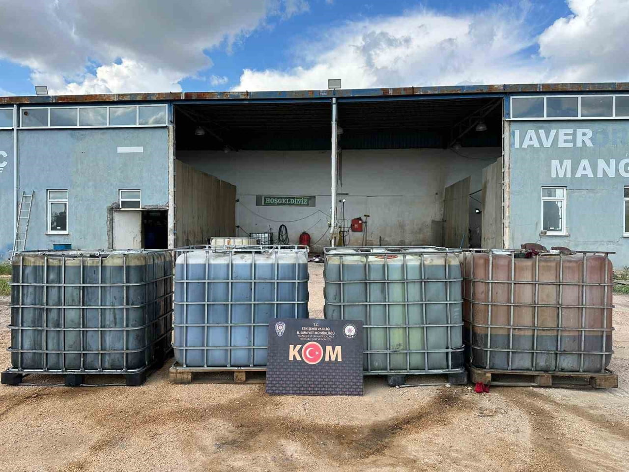 ESKİŞEHİR’DE MOTOR YAĞLARINI KARIŞIMI İLE TOPLAMADA 23 BİN 245 LİTRE KARIŞIMLI/KAÇAK AKARYAKIT...