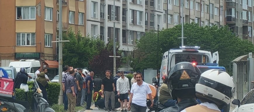ESKİŞEHİR’DE MOTOSİKLETİN, KARŞIDAN KARŞIYA GEÇMEYE ÇALIŞAN YAYALARA ÇARPMASI SONUCUNDA MEYDANA...