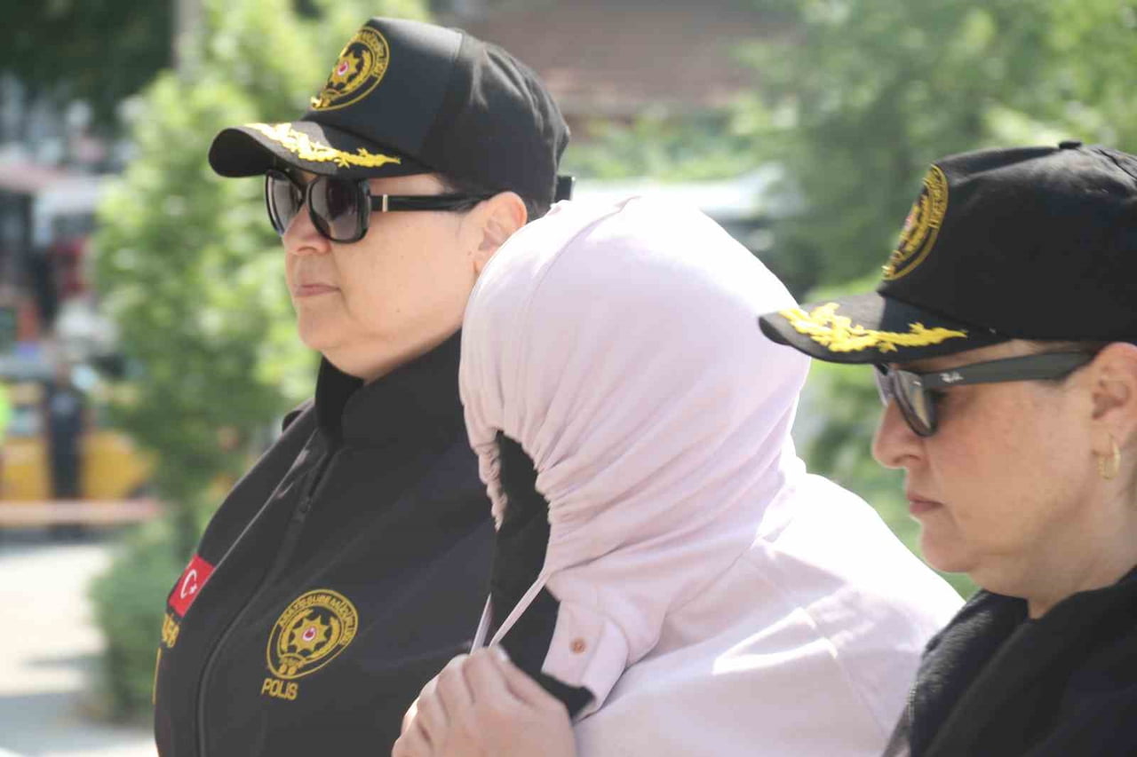 ESKİŞEHİR’DE "FUHŞA TEŞVİK, ARACILIK, ZORLAMA VEYA YER TEMİNİ" SUÇLARININ ÖNLENMESİNE YÖNELİK...