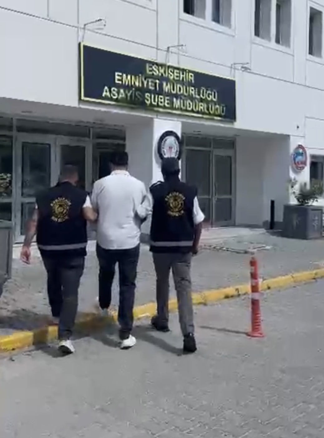 ESKİŞEHİR’DE YAKLAŞIK 1 MİLYON 500 BİN TL DEĞERİNDE ALTIN VE ZİYNET EŞYASINI HIRSIZLIĞI İLE İLGİLİ...