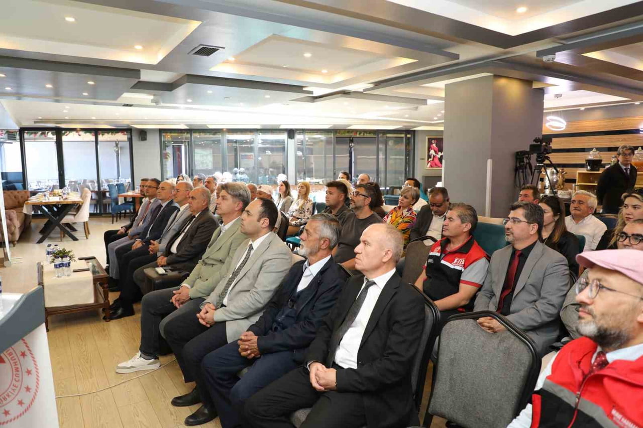 ESKİŞEHİR (İHA) - ESKİŞEHİR İL TARIM VE ORMAN MÜDÜRLÜĞÜ TARAFINDAN YÜRÜTÜLEN "ESKİŞEHİR İLİNDE...
