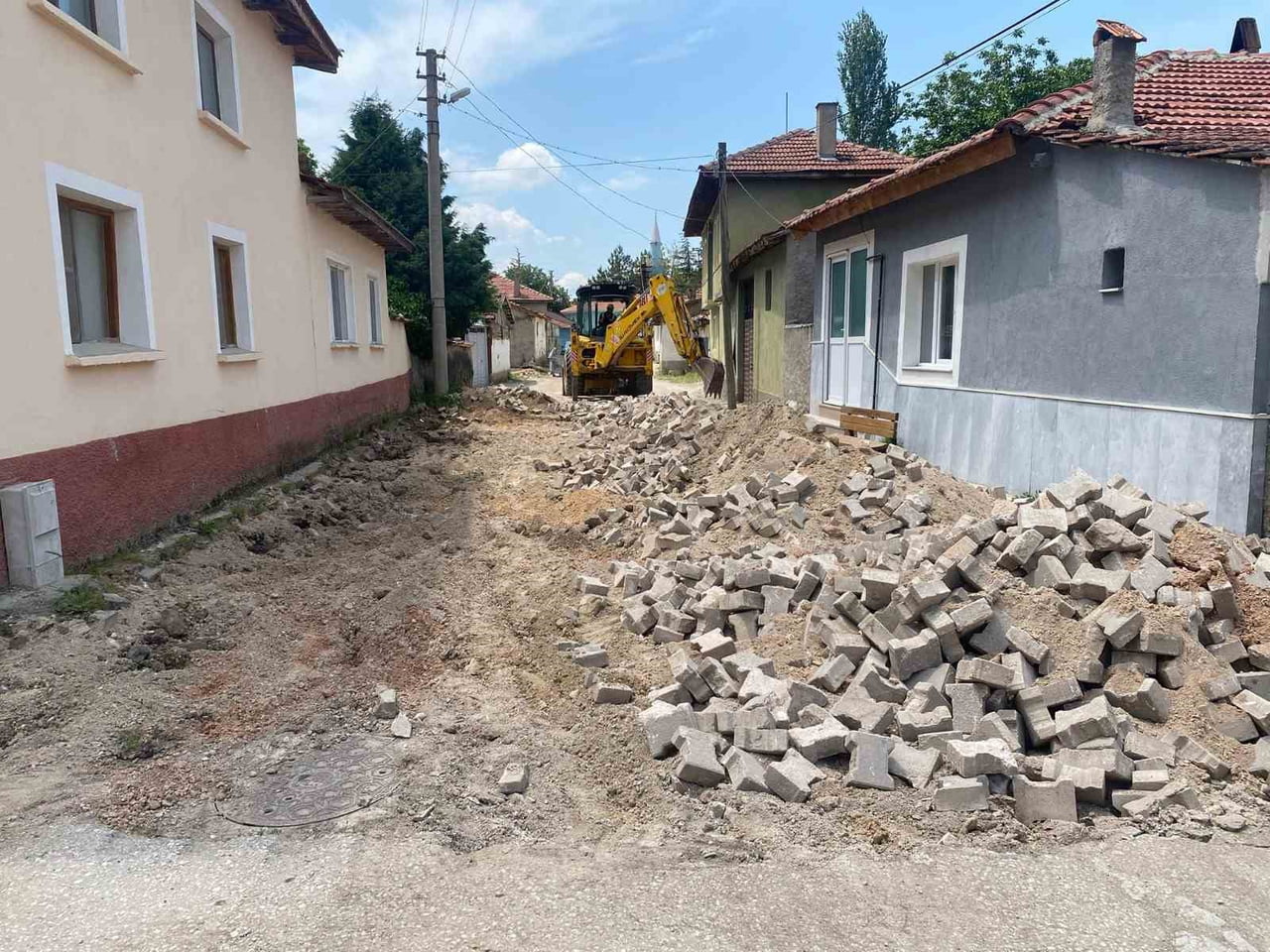 ESKİŞEHİR’İN İNÖNÜ İLÇESİNDE BOZULAN YOLLARIN YENİLENMESİNE YÖNELİK ÇALIŞMALAR...