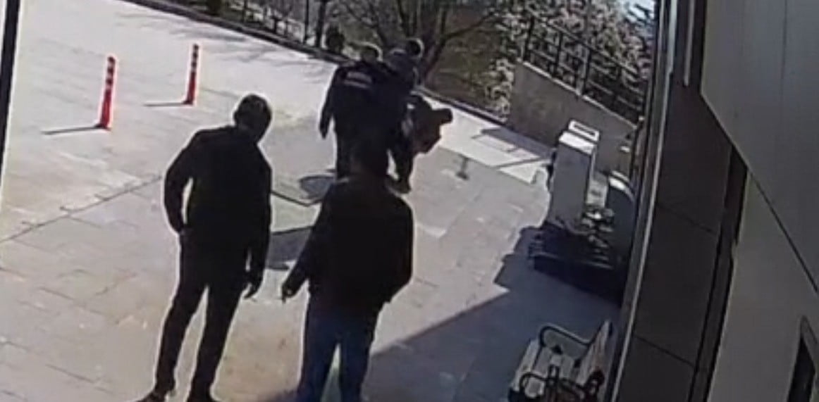 ESKİŞEHİR’İN SİVRİHİSAR İLÇESİNDE BULUNAN DEVLET HASTANESİNİN MÜDÜRÜN HASTANE PERSONELİNİ DARP...
