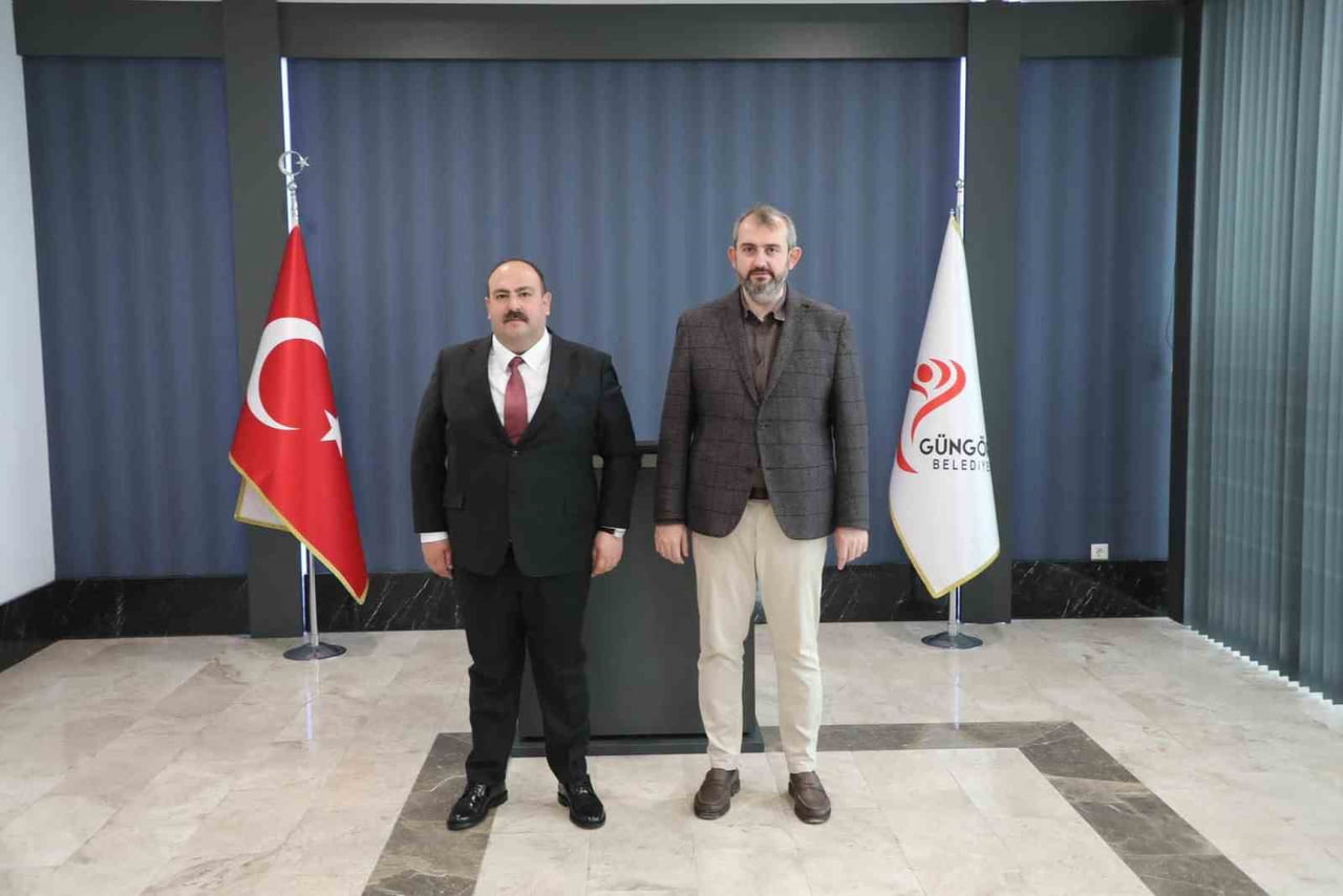 ESKİŞEHİR İNÖNÜ BELEDİYE BAŞKANI SERHAT HAMAMCI, İLÇEDE YÜRÜTÜLEN HİZMET VE YATIRIMLARIN YANI SIRA...
