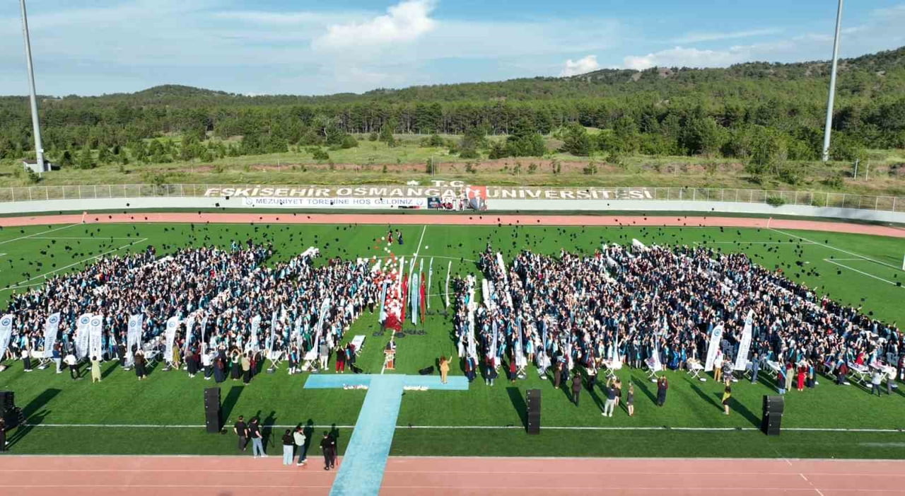 ESKİŞEHİR OSMANGAZİ ÜNİVERSİTESİ’NDE (ESOGÜ) MEZUNİYET TÖRENLERİ...