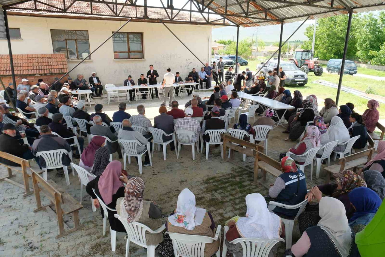 ESKİŞEHİR SİVRİHİSAR BELEDİYE BAŞKANI HABİL DÖKMECİ, KOÇAŞ MAHALLESİ'NDE VATANDAŞLARLA BİR ARAYA...