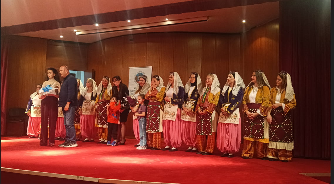 ESSİVDER HALK OYUNLARI TOPLULUĞU YILSONU GÖSTERİSİ YOĞUN İLGİ GÖRDÜ