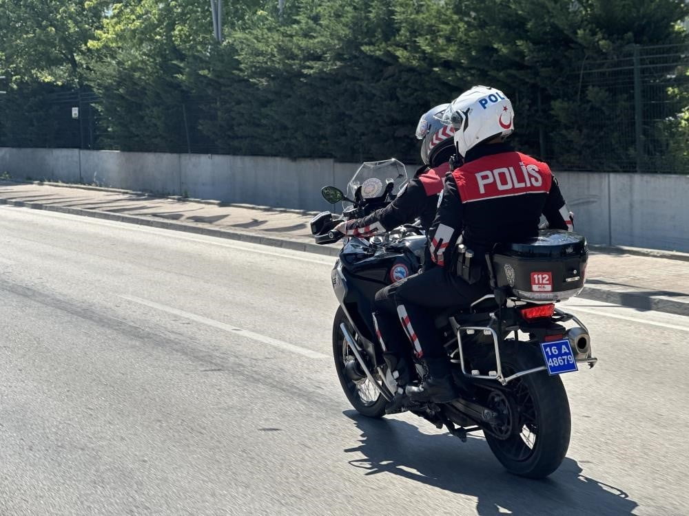EV VE İŞ YERLERİ GİBİ ÖZEL MÜLKLERE HIRSIZLIK AMACIYLA GİRİP SUÇÜSTÜ YAKALANAN ŞÜPHELİLERİN...