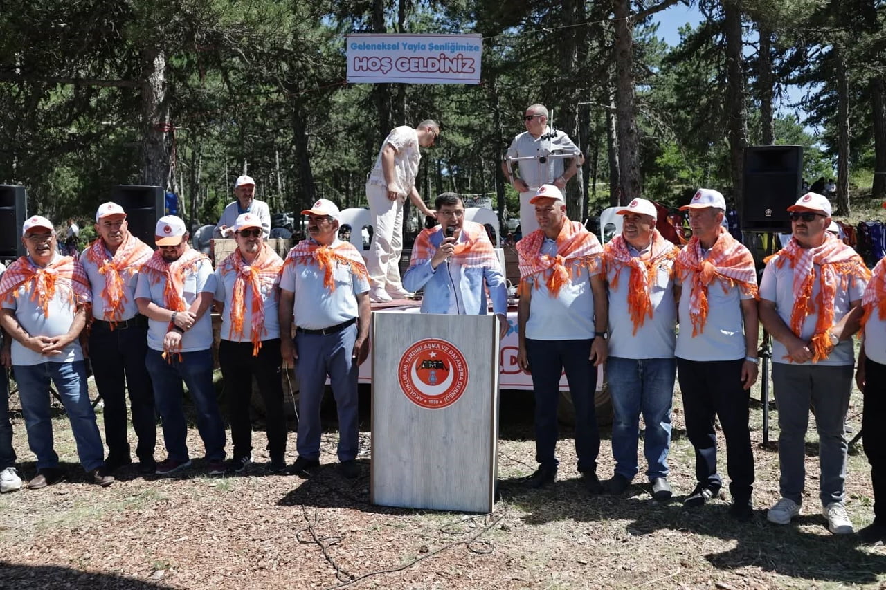 EYÜP KAHVECİ, AKOLUK KÖYÜ YAYLA ŞENLİĞİ'NDE VATANDAŞLARLA BULUŞTU