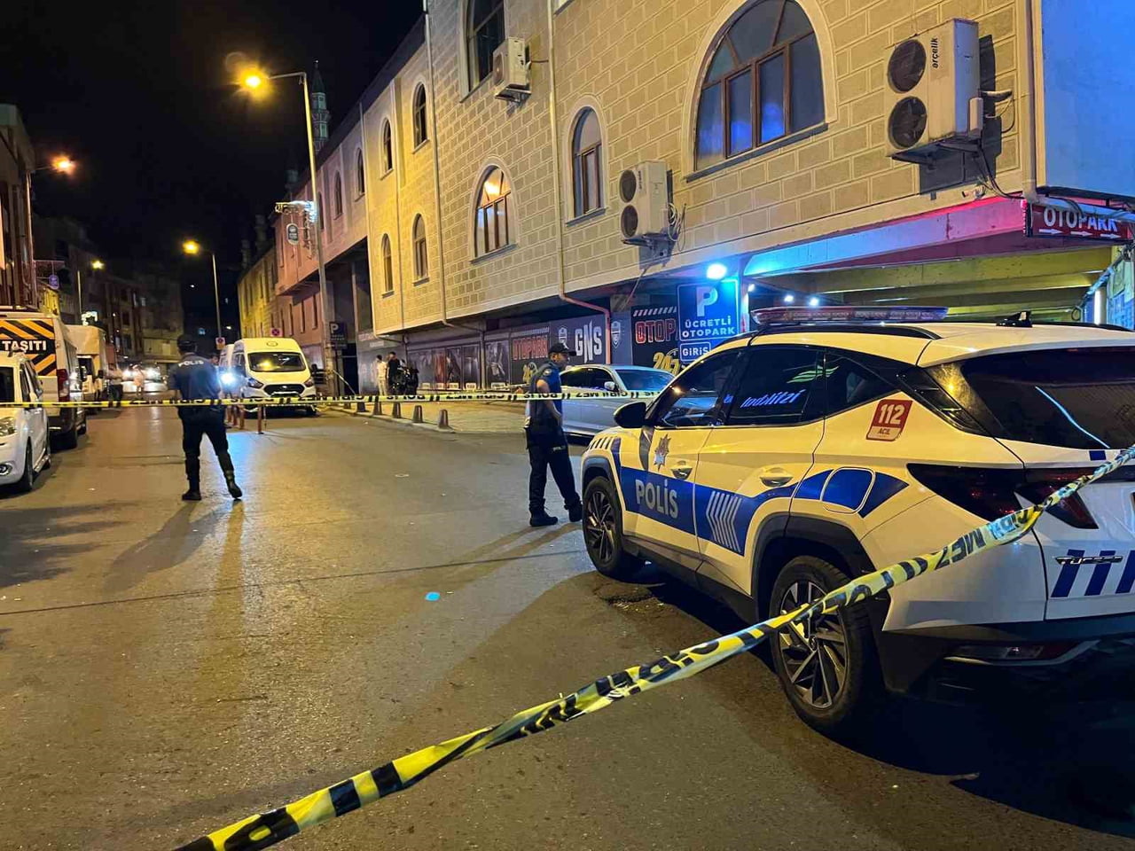 EYÜPSULTAN’DA MOTOSİKLETLİ ŞAHISLARIN SİLAHLI SALDIRISINDA 1 KİŞİ YARALANDI