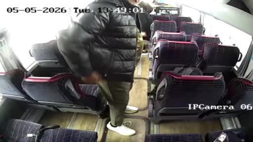 Fatih'te Iraklı turistin çantasını çalan şüpheli yurt dışına kaçmak üzereyken havalimanında...