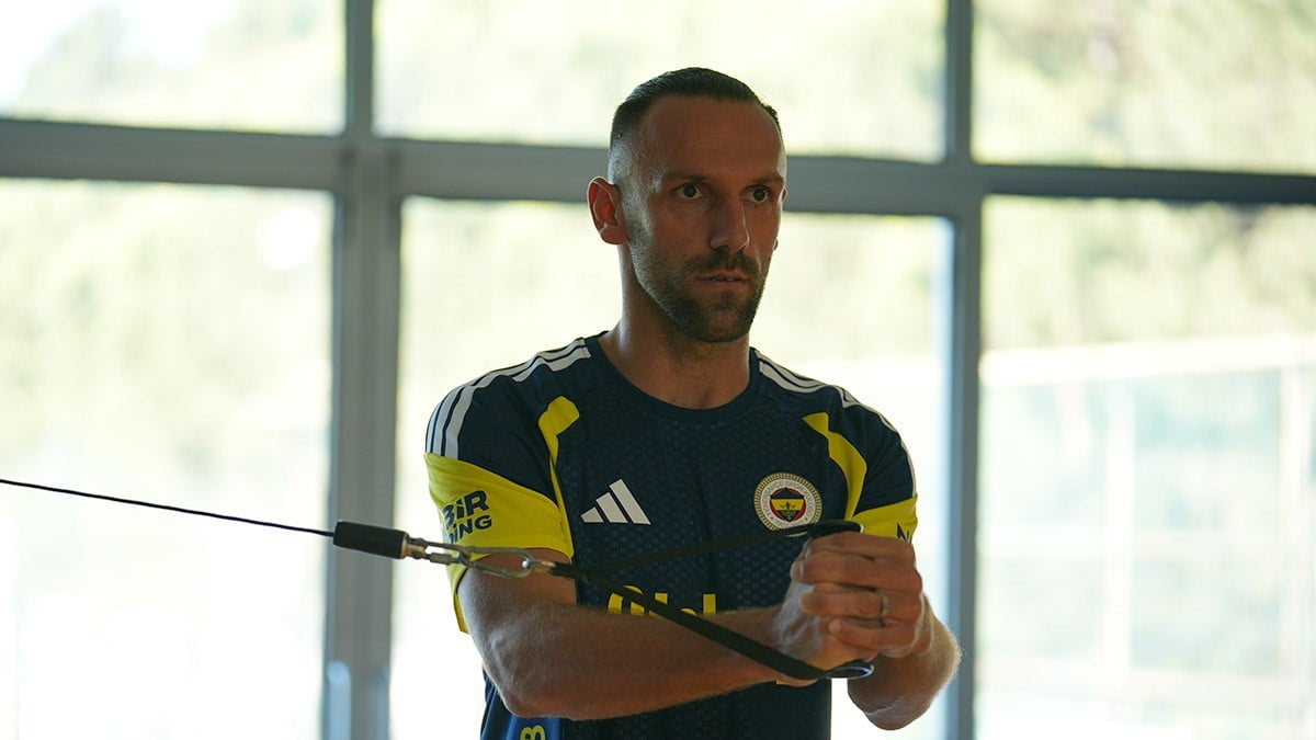 FENERBAHÇE'NİN 3 YILLIK SÖZLEŞME İMZALADIĞI KOSOVALI GOLCÜ VEDAT MURİQİ, YENİ SEZON ÖNCESİ...