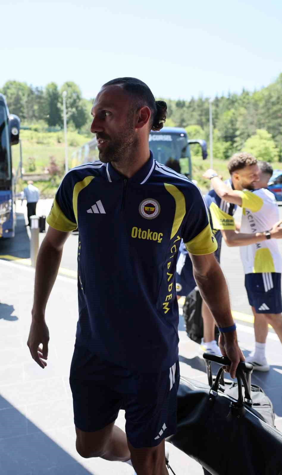 FENERBAHÇE'NİN YENİ SEZON HAZIRLIKLARININ İLK BÖLÜMÜNÜ GERÇEKLEŞTİRECEĞİ TOPUK YAYLASI'NDAKİ...
