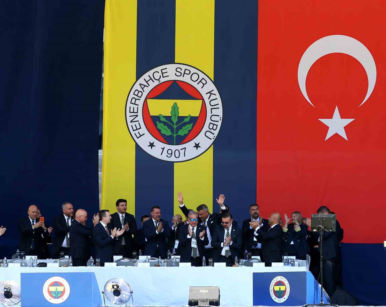 FENERBAHÇE BAŞKANI SADETTİN SARAN, KONGREDE KONUŞTU