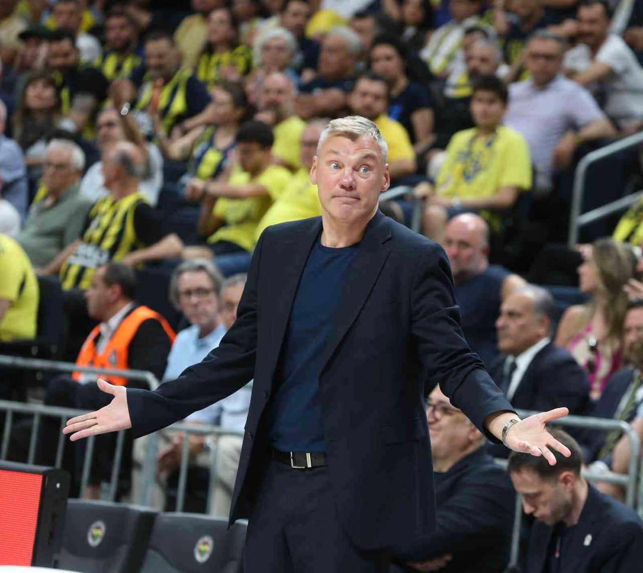 FENERBAHÇE BEKO, TÜRKİYE SİGORTA BASKETBOL SÜPER LİGİ PLAY-OFF YARI FİNAL SERİSİ İKİNCİ MAÇINDA A....