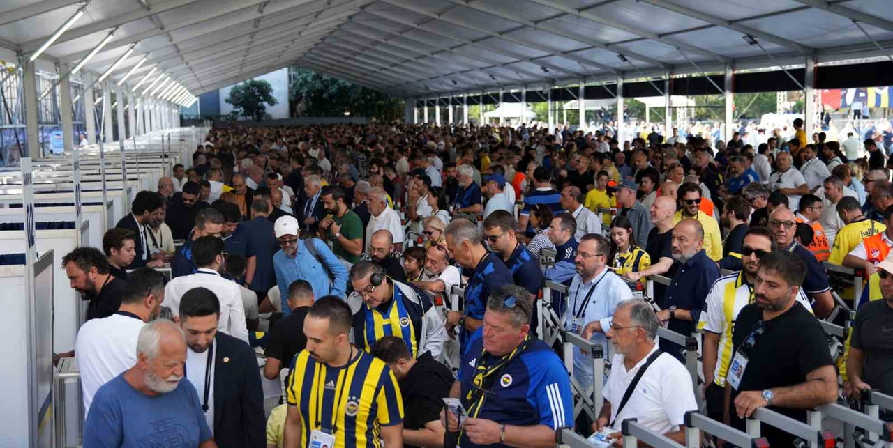 FENERBAHÇE SPOR KULÜBÜ'NDE OLAĞANÜSTÜ SEÇİMLİ GENEL KURUL TOPLANTISI YARIN VE PAZAR GÜNÜ...