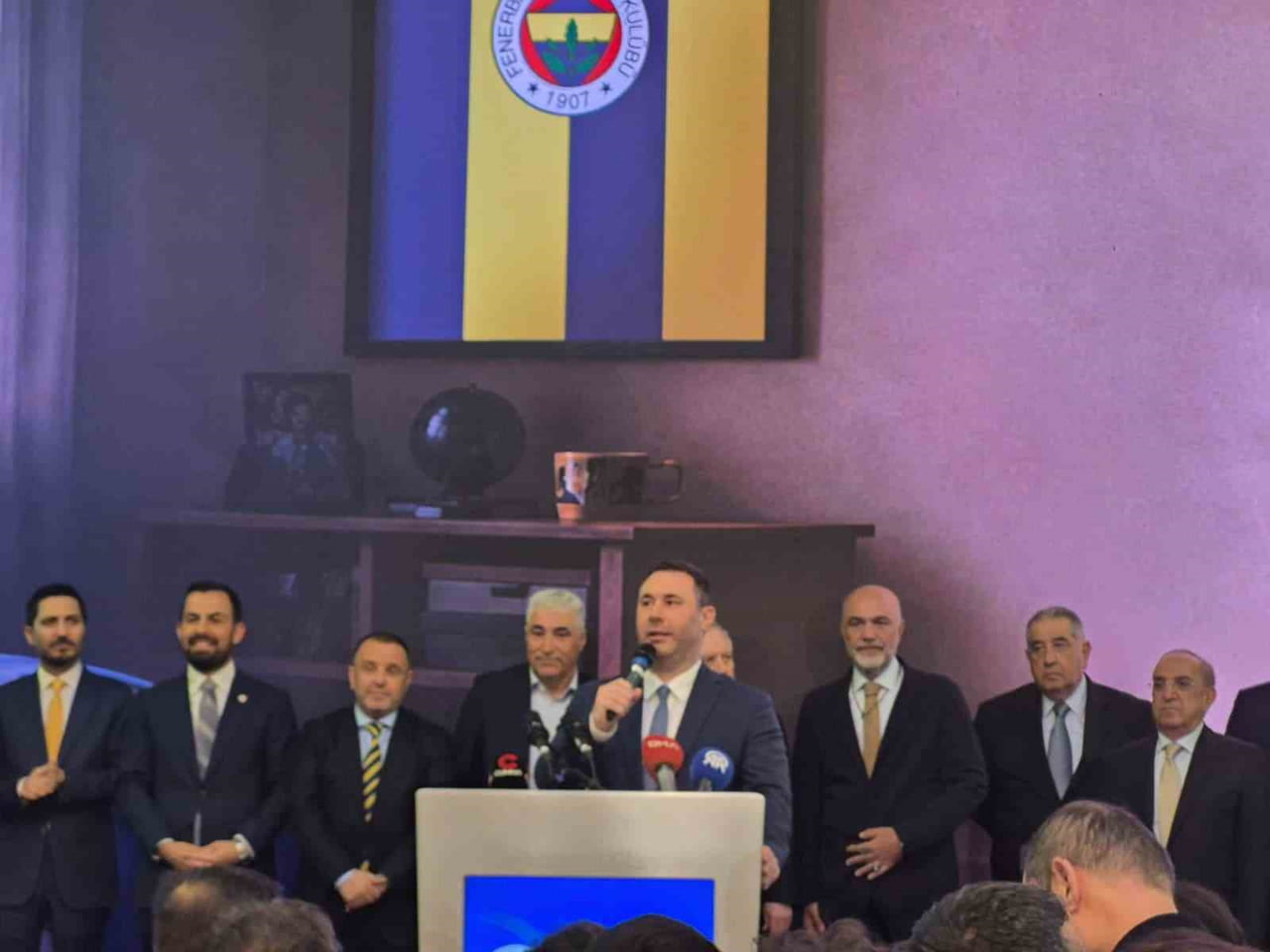 FENERBAHÇE SPOR KULÜBÜ ESKİ BAŞKANI VE BAŞKAN ADAYI AZİZ YILDIRIM, "KENDİ KÜLLERİMİZDEN DOĞUP...