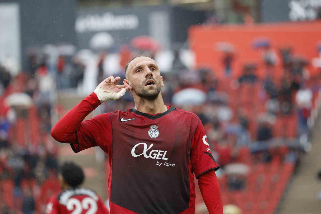 FENERBAHÇE, TEKNİK DİREKTÖR İSMAİL KARTAL'I AÇIKLAMASININ ARDINDAN TRANSFERDE DE KOSOVALI GOLCÜ...