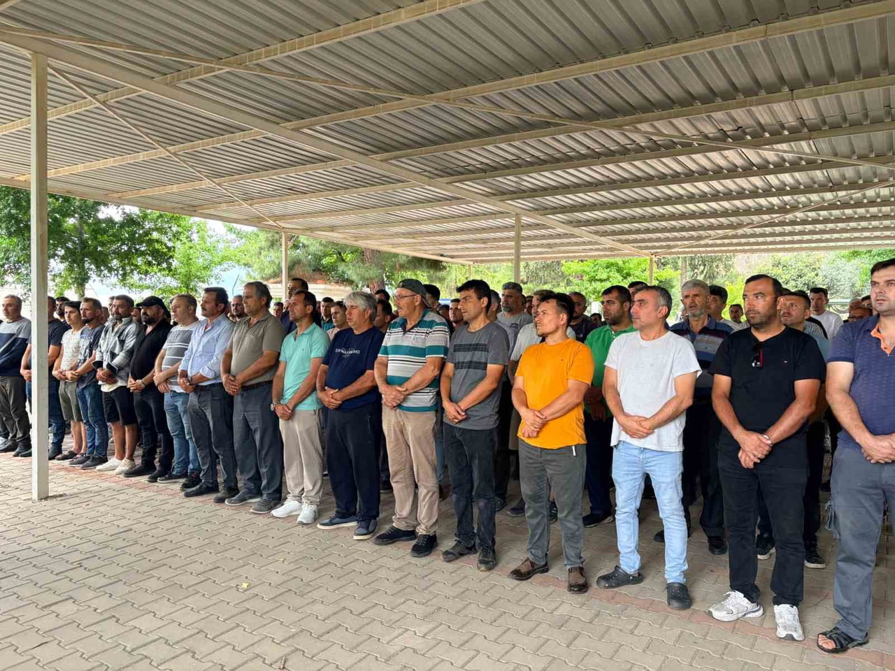 FETHİYE İLÇESİNDE KAPI GICIRTISINDAN RAHATSIZLIK SEBEBİYLE AV TÜFEĞİYLE ATEŞ AÇILMASI SONUCU...