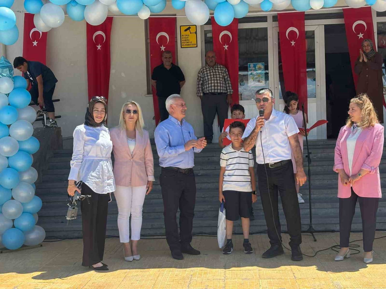 FEVZİEFENDİ İLKOKULU ÖĞRENCİLERİNDEN YIL SONU ŞENLİĞİ
