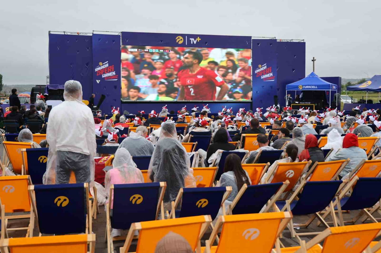 FIFA DÜNYA KUPASI'NDA MÜCADELE EDEN A MİLLİ FUTBOL TAKIMI'NIN İLK MAÇI, KAPADOKYA'NIN EŞSİZ...