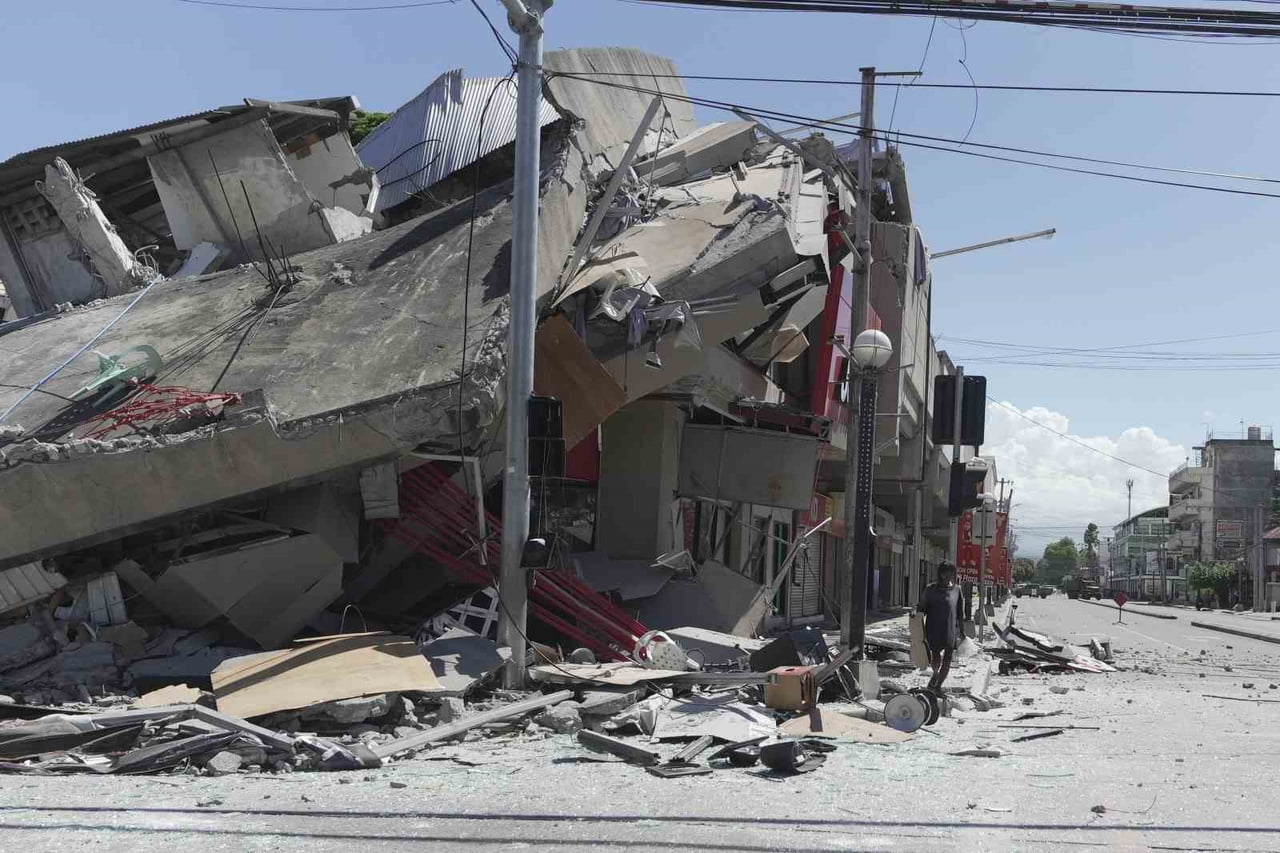 FİLİPİNLER SİVİL SAVUNMA OFİSİ, MİNDANAO ADASI AÇIKLARINDA MEYDANA GELEN 7.8 BÜYÜKLÜĞÜNDEKİ...