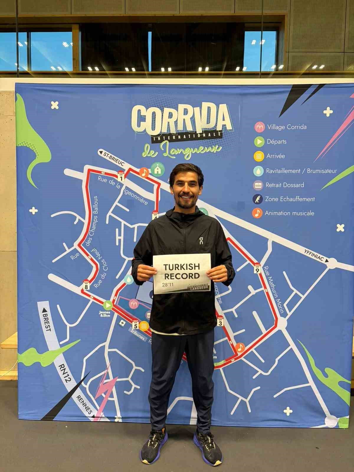 FRANSA’DA DÜZENLENEN CORRİDA INTERNATİONALE DE LANGUEUX 10 KİLOMETRE YOL YARIŞINDA MÜCADELE EDEN...