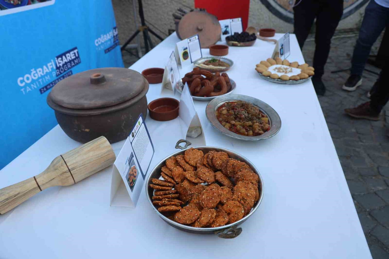 GASTRONOMİ ŞEHRİ HATAY'DA YÖREYE ÖZGÜ 6 LEZZETİN TESCİLLENMESİYLE BİRLİKTE COĞRAFİ İŞARETLİ ÜRÜN...