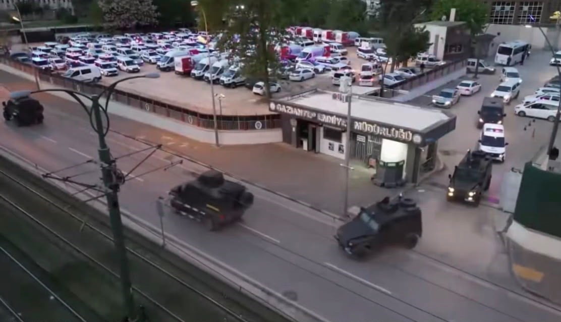 GAZİANTEP'TE, 'POLATLAR' SUÇ ÖRGÜTÜNE YÖNELİK OPERASYONDA 20 ŞÜPHELİ GÖZALTINA ALINDI.