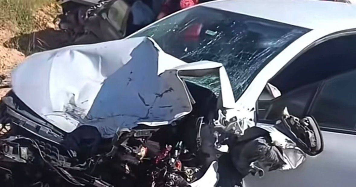 GAZİANTEP'TE 2 OTOMOBİLİN ÇARPIŞMASI SONUCU 5 KİŞİ YARALANDI.