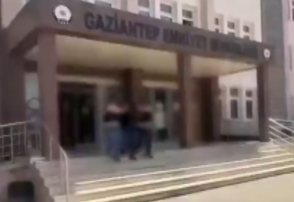 GAZİANTEP'TE 4 ADET RUHSATSIZ SİLAH ELE GEÇİRİLDİ: 1 GÖZALTI