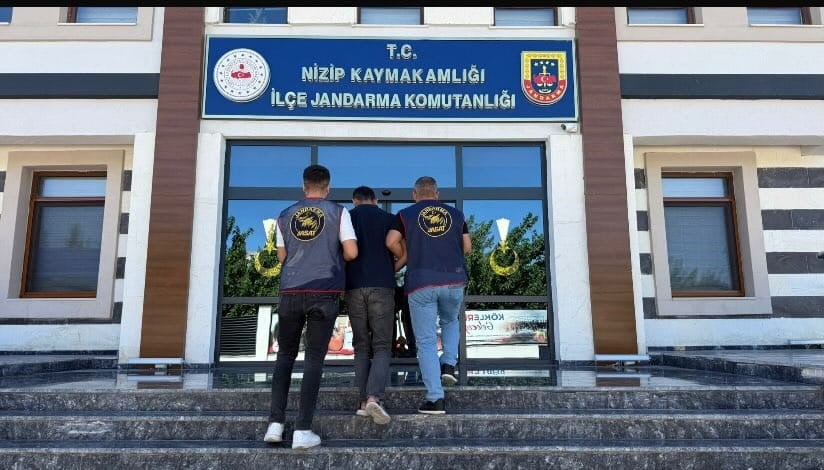 GAZİANTEP'TE ÇEŞİTLİ SUÇLARDAN 11'ER YIL KESİNLEŞMİŞ HAPİS CEZASI BULANAN 2 ŞAHIS, JANDARMA...