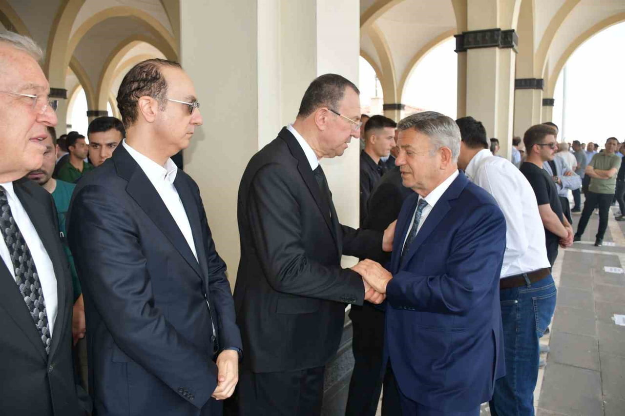 GAZİANTEP'TE GEÇİRDİĞİ RAHATSIZLIK SONUCU HAYATINI KAYBEDEN SANAYİCİ GÜLSAN HOLDİNG ONURSAL...