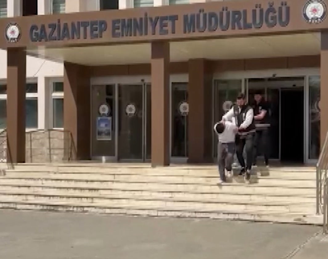 GAZİANTEP'TE İŞ YERİ KURŞUNLAMA VE YAĞMA SUÇUNA YÖNELİK OPERASYONDA YAKALANAN 2 ŞAHIS...