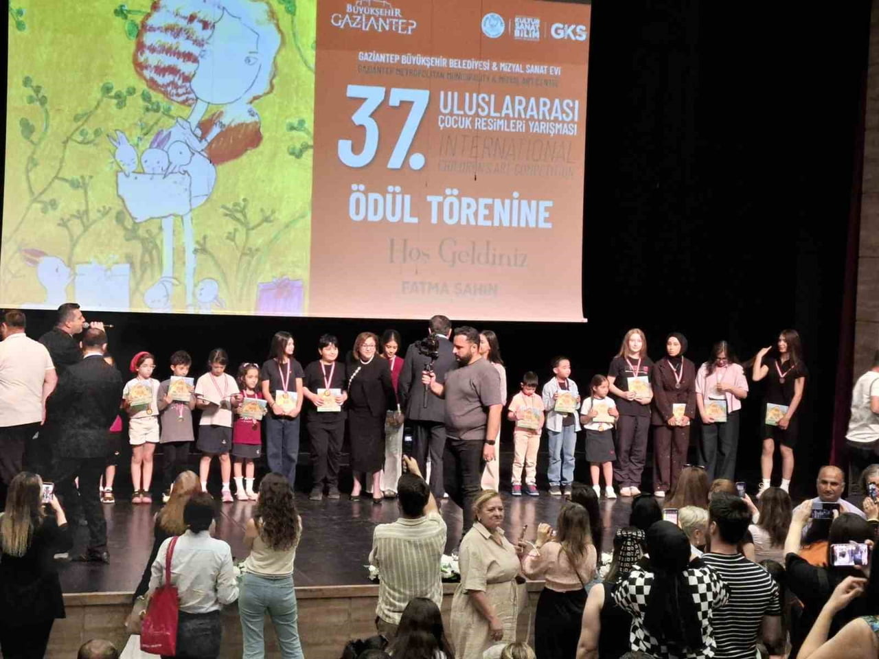 GAZİANTEP BÜYÜKŞEHİR BELEDİYESİ VE MİZYAL SANATEVİ TARAFINDAN DÜZENLENEN 37’NCİ ULUSLARARASI ÇOCUK...
