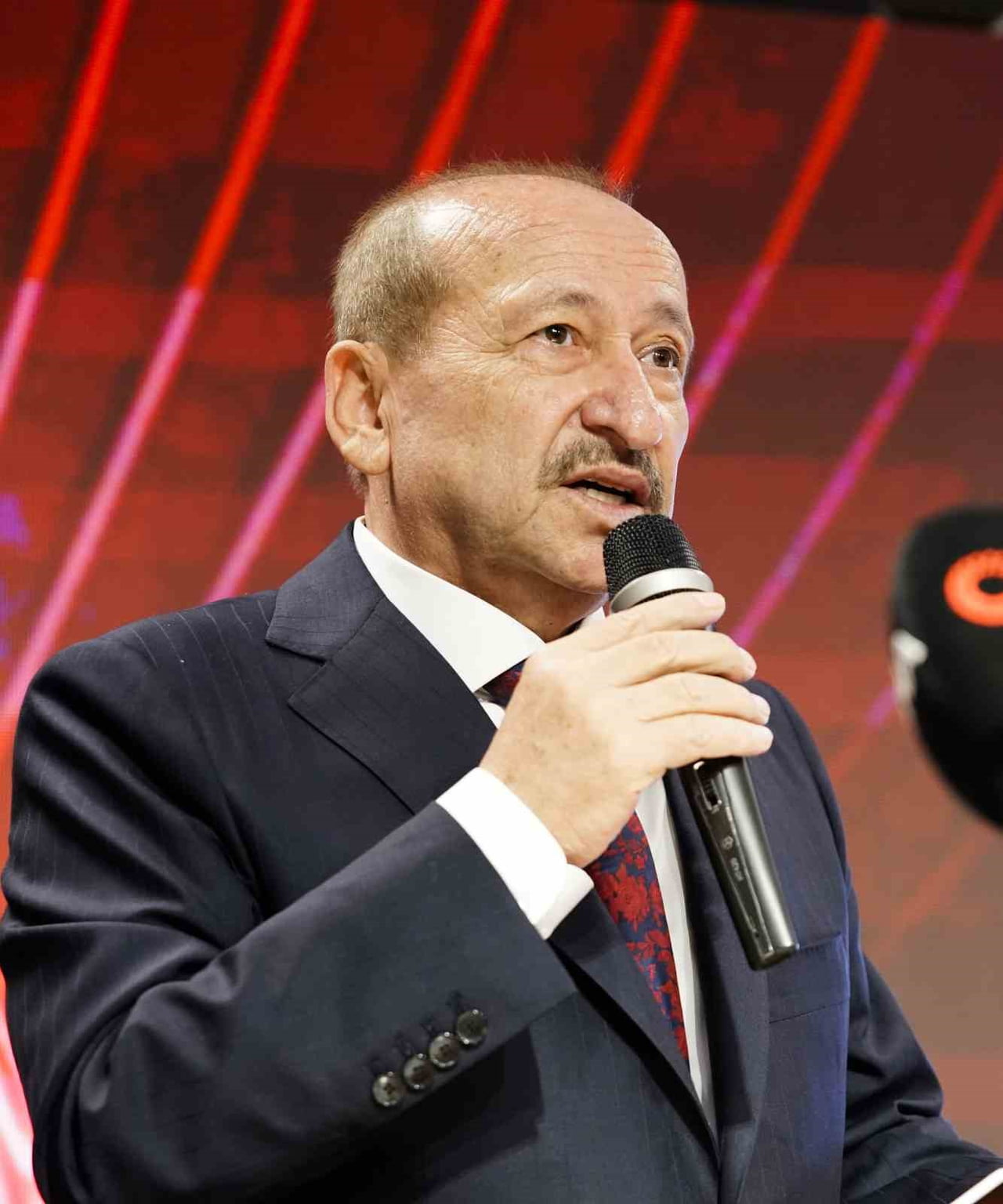 GAZİANTEP FUTBOL KULÜBÜ’NDE YAPILAN OLAĞANÜSTÜ SEÇİMLİ GENEL KURULDA MEVCUT BAŞKAN MEMİK YILMAZ...