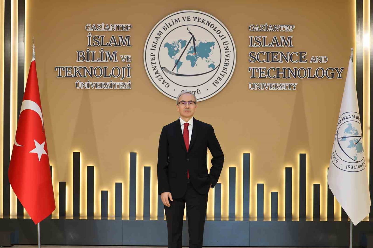 GAZİANTEP İSLAM BİLİM VE TEKNOLOJİ ÜNİVERSİTESİ (GİBTÜ), DİJİTAL DÖNÜŞÜM SÜRECİNDE ARTAN TEKNOLOJİ...